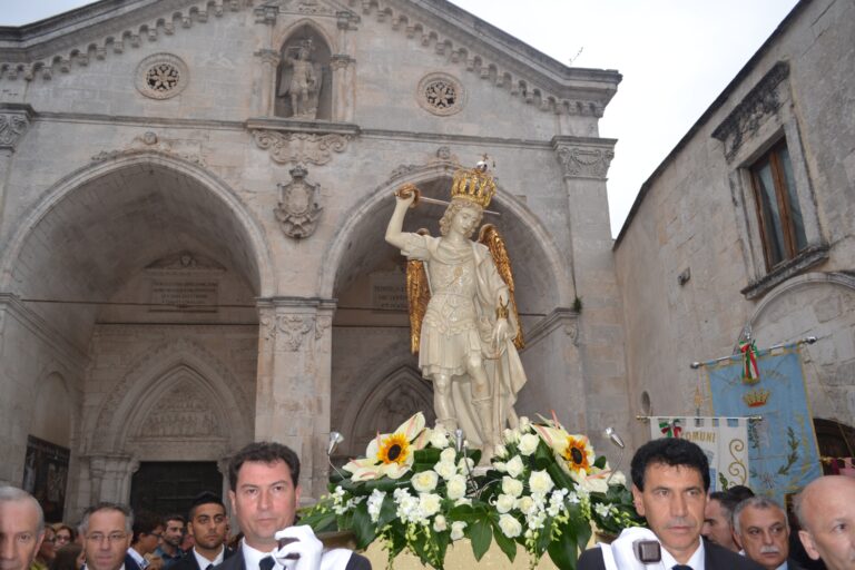 Festa patronale in onore di San Michele Arcangelo a Monte Sant’Angelo, il programma completo degli eventi 2024