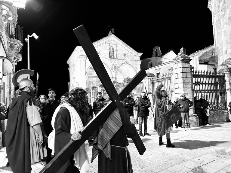 I riti e le tradizioni della Settimana Santa nella Città dell’Arcangelo Michele